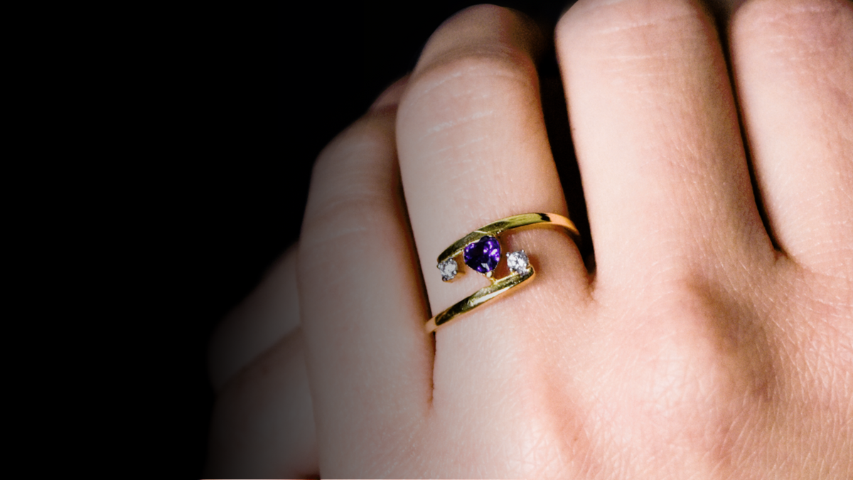 Anillo promesa significado sale