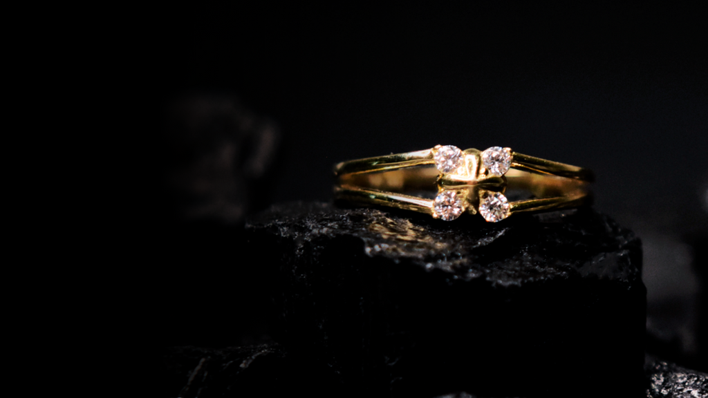 Cuanto debo gastar en clearance un anillo de compromiso