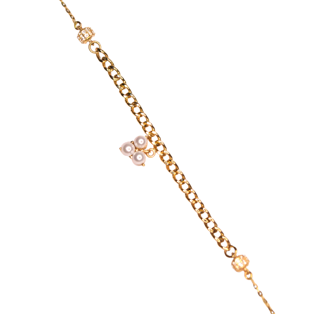 Tobillera para Dama tresillo de Bolitas y Zirconias en Corte Brillante.  21cm de largo más 5cm de extensible.  Broche de Reasa.  Oro Amarillo de 14 kilates.