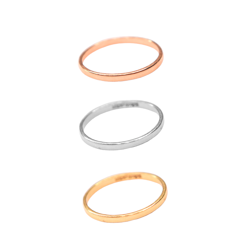Anillo para Dama tres aros.  Oro Combinado Amarillo, Blanco y Rosa de 10 kilates. 