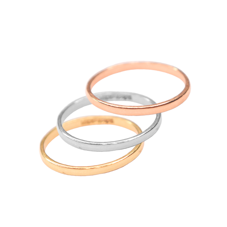 Anillo para Dama tres aros.  Oro Combinado Amarillo, Blanco y Rosa de 10 kilates. 